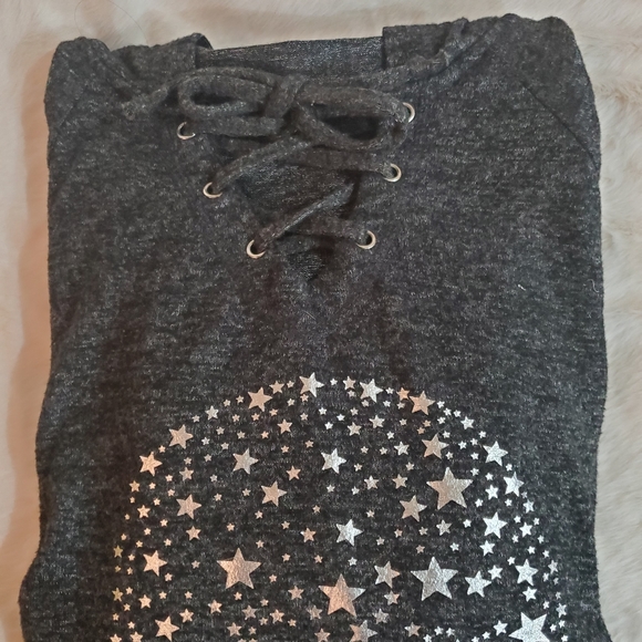 Gray Hoodie With Skull - Picture 12 of 14